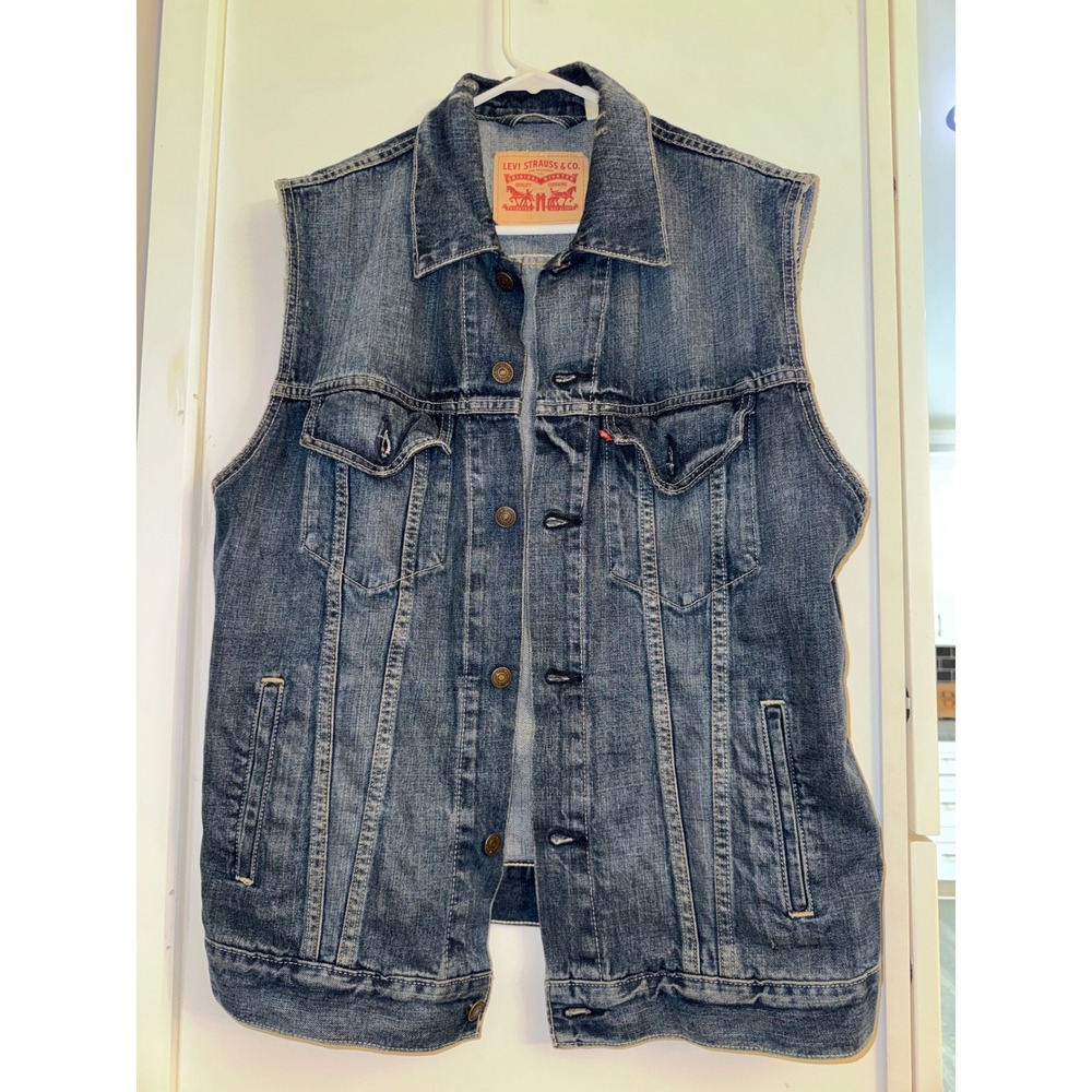 Levis Mens Medium Wash Denim Trucker Vest Sleeveless Jacket Large 46845-0001